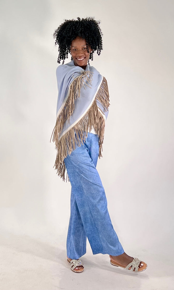 Triangular scarf with leather fringes