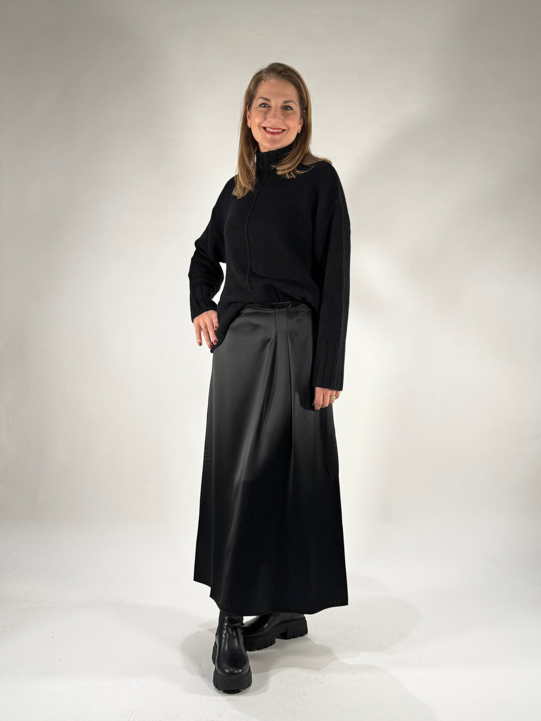 Satin-Rock Maxi in Black