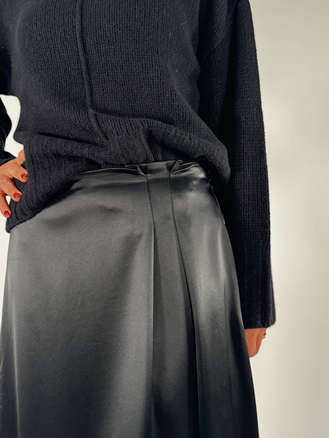 Satin-Rock Maxi in Black