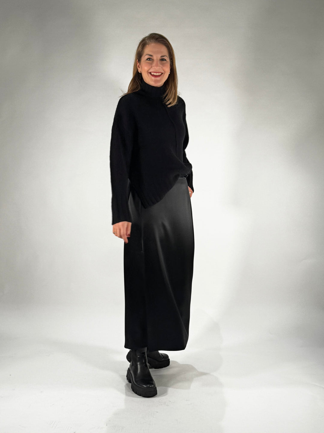 Satin-Rock Maxi in Black