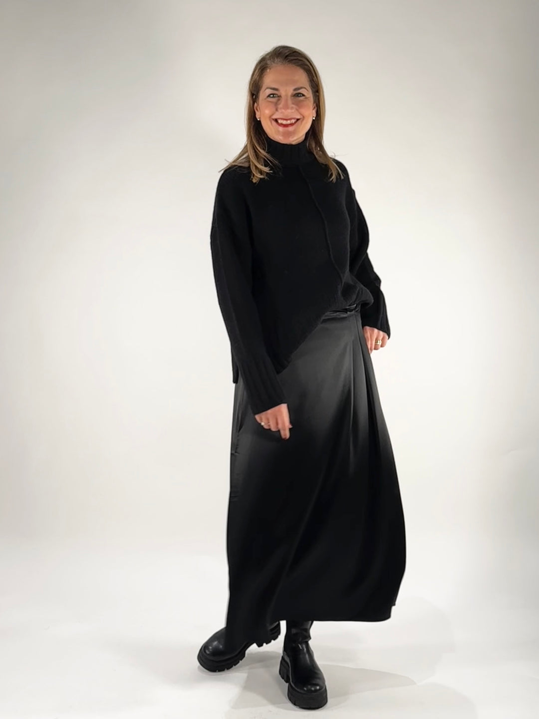 Satin-Rock Maxi in Black