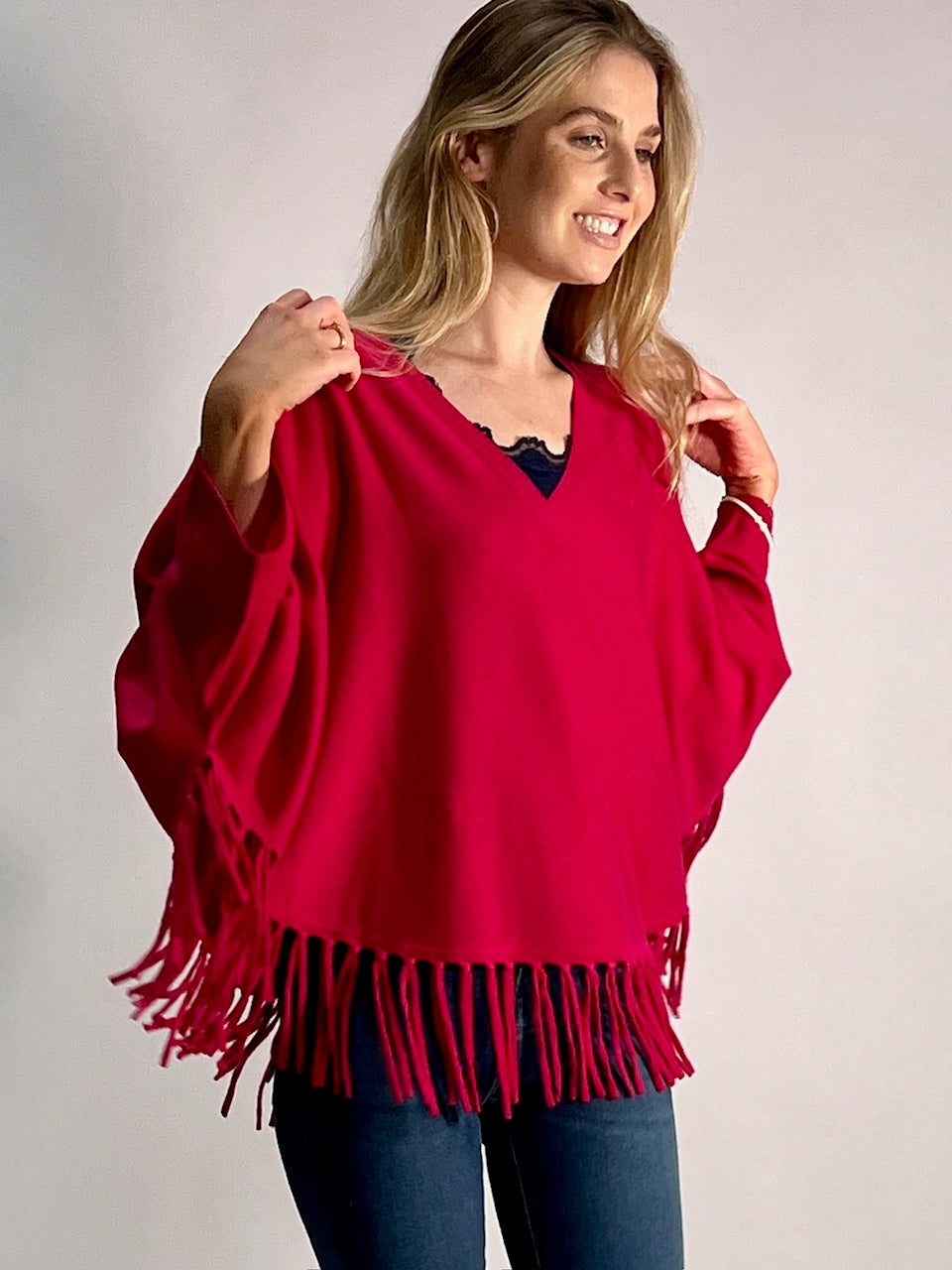 V-Neck Poncho mit Arm