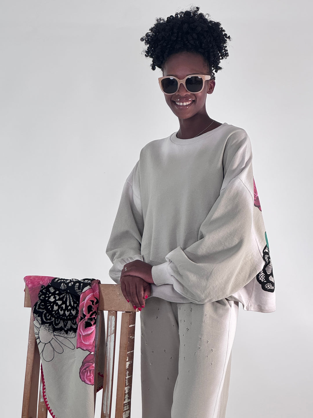 Sweat Tari,  Oversize mit Rosenprint
