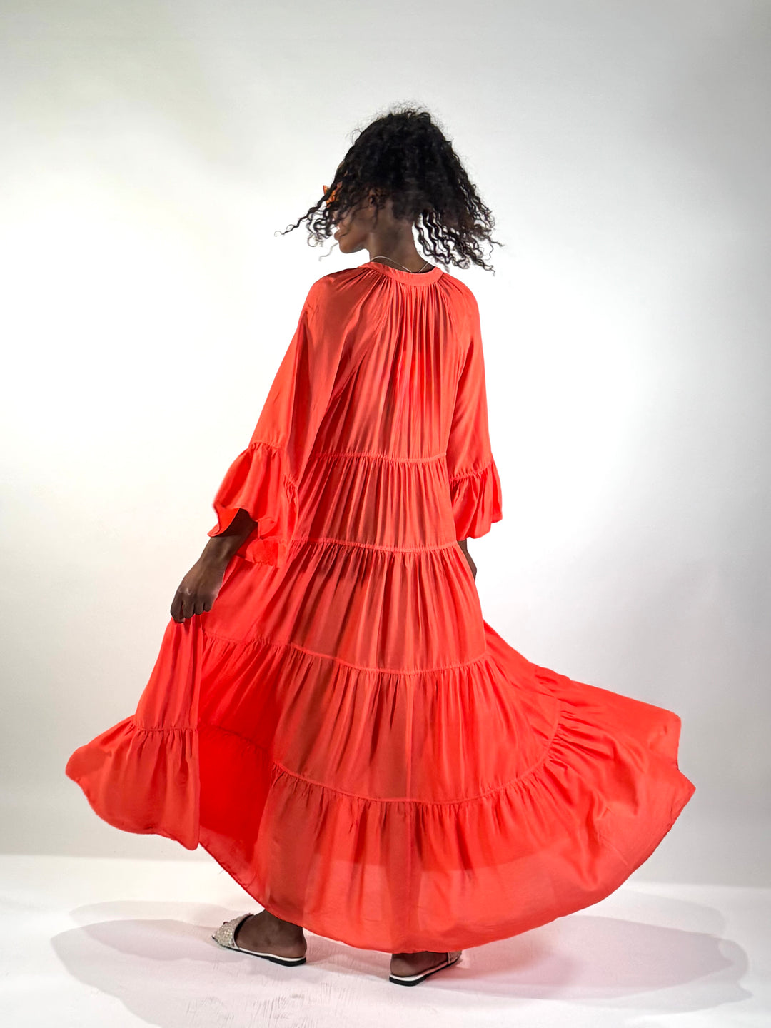 Maxi-Stufen-Kleid mit Seide
