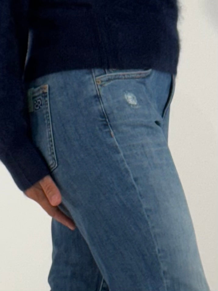 Vic 6/8 Cropped Authentic Stretch Denim