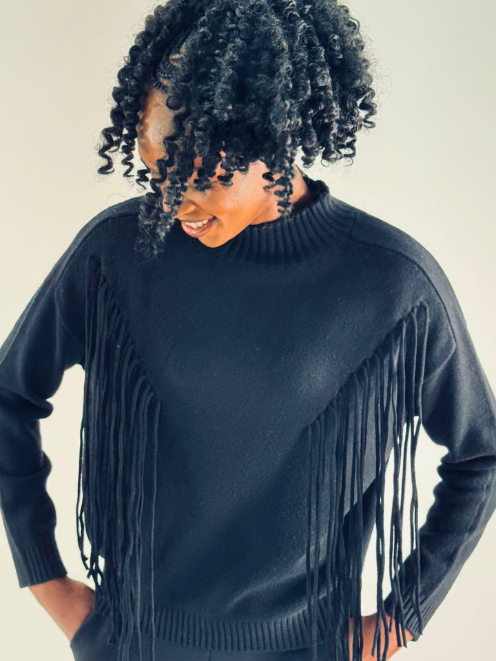 Stehkragen-Pulli mit Fransendetails