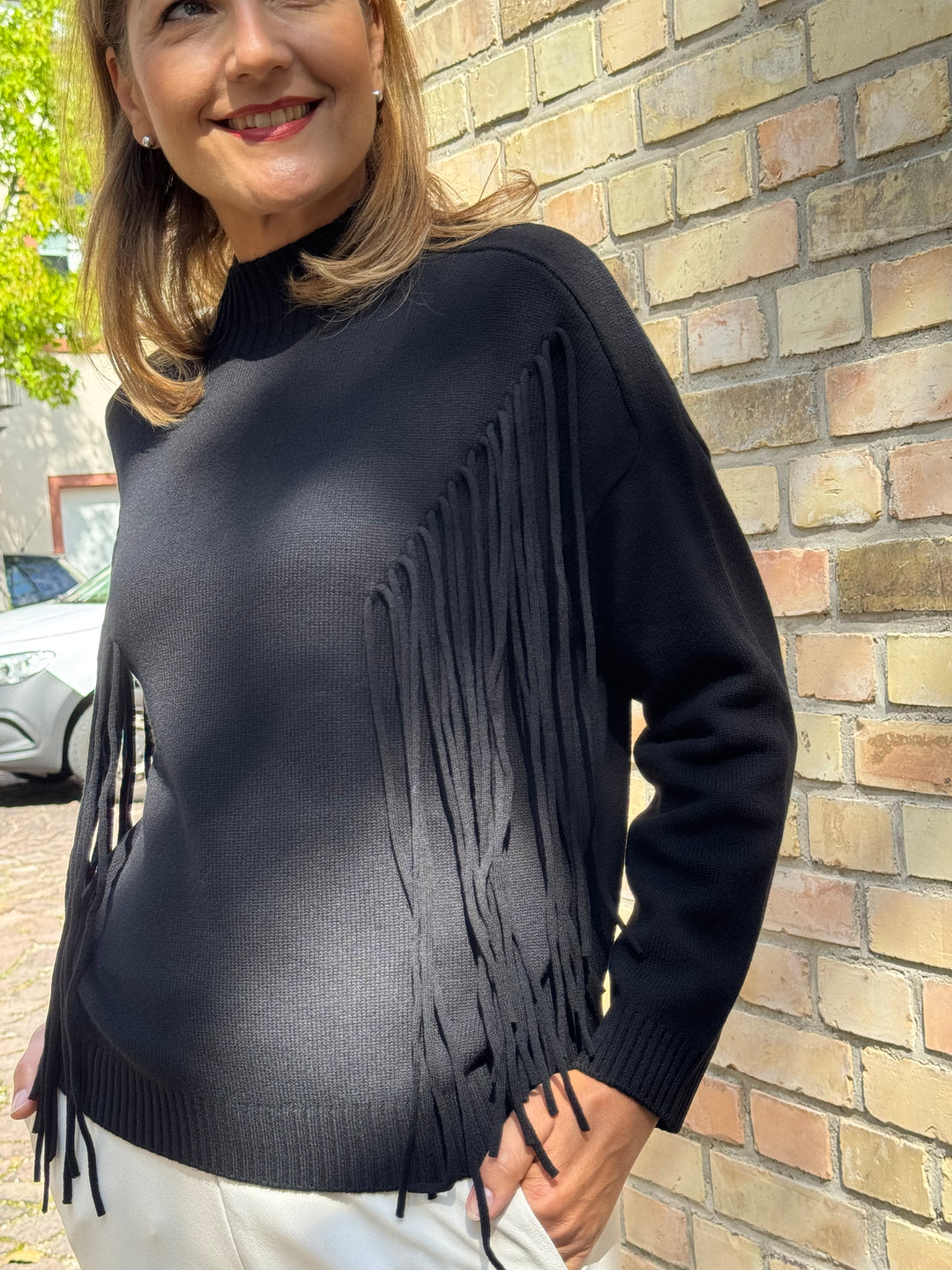 Stehkragen-Pulli mit Fransendetails