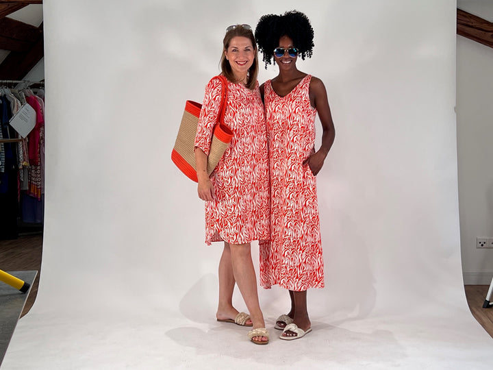 Viskose-Kleid mit V-Neck