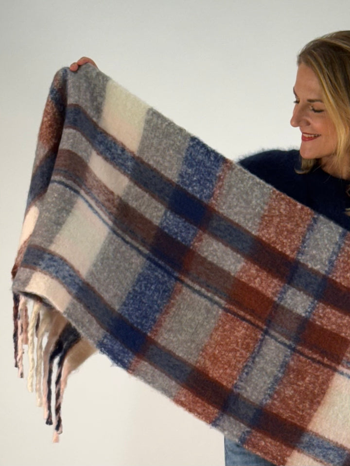 Schal im Karo-Design Felted