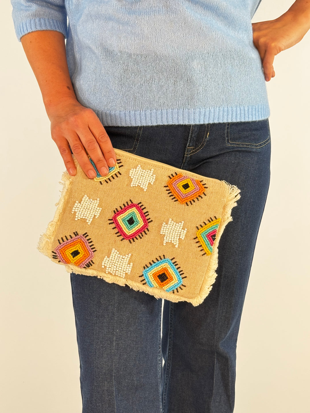 Clutch Eda mit dekorativen Details