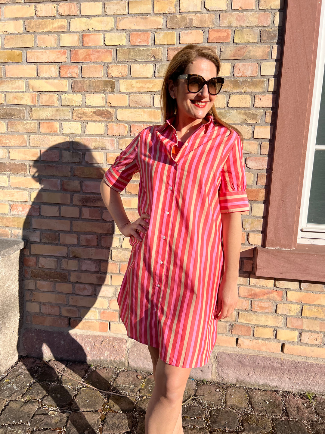 Hemdblusen-Kleid im pinken Streifen-Design