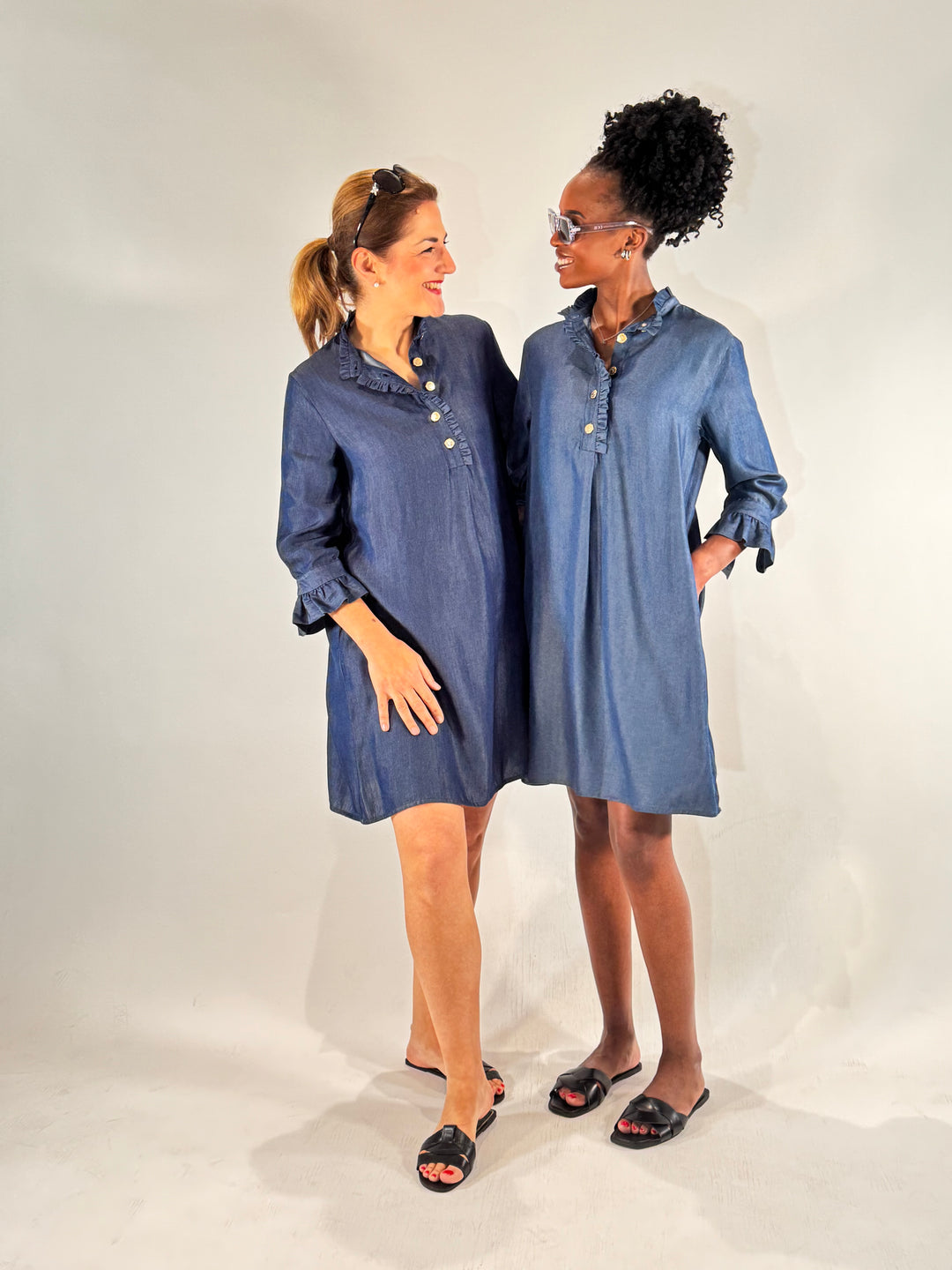 Jeanskleid mit Rüschen