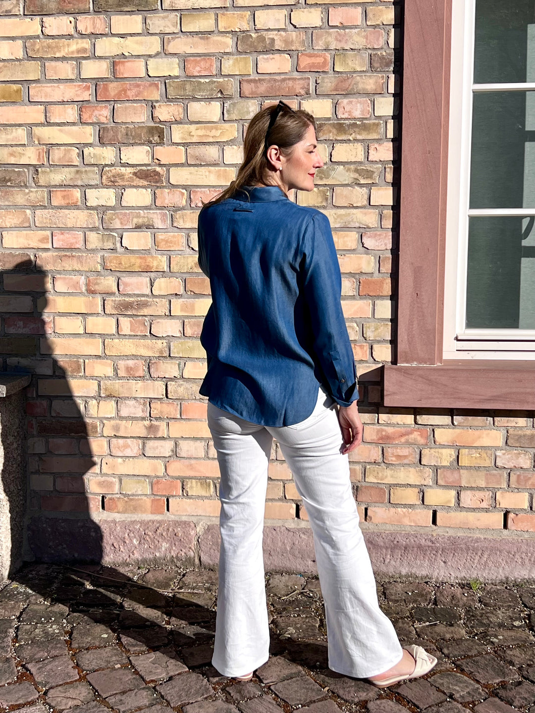 Denim-Bluse mit besticktem Brillen Style