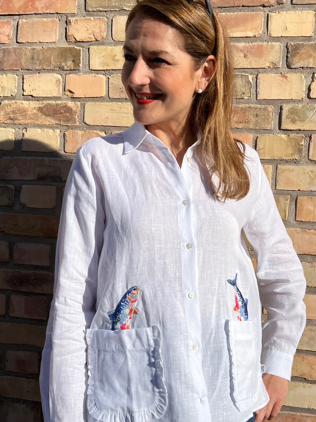 Leinenbluse mit Stickerein im Fish-Design