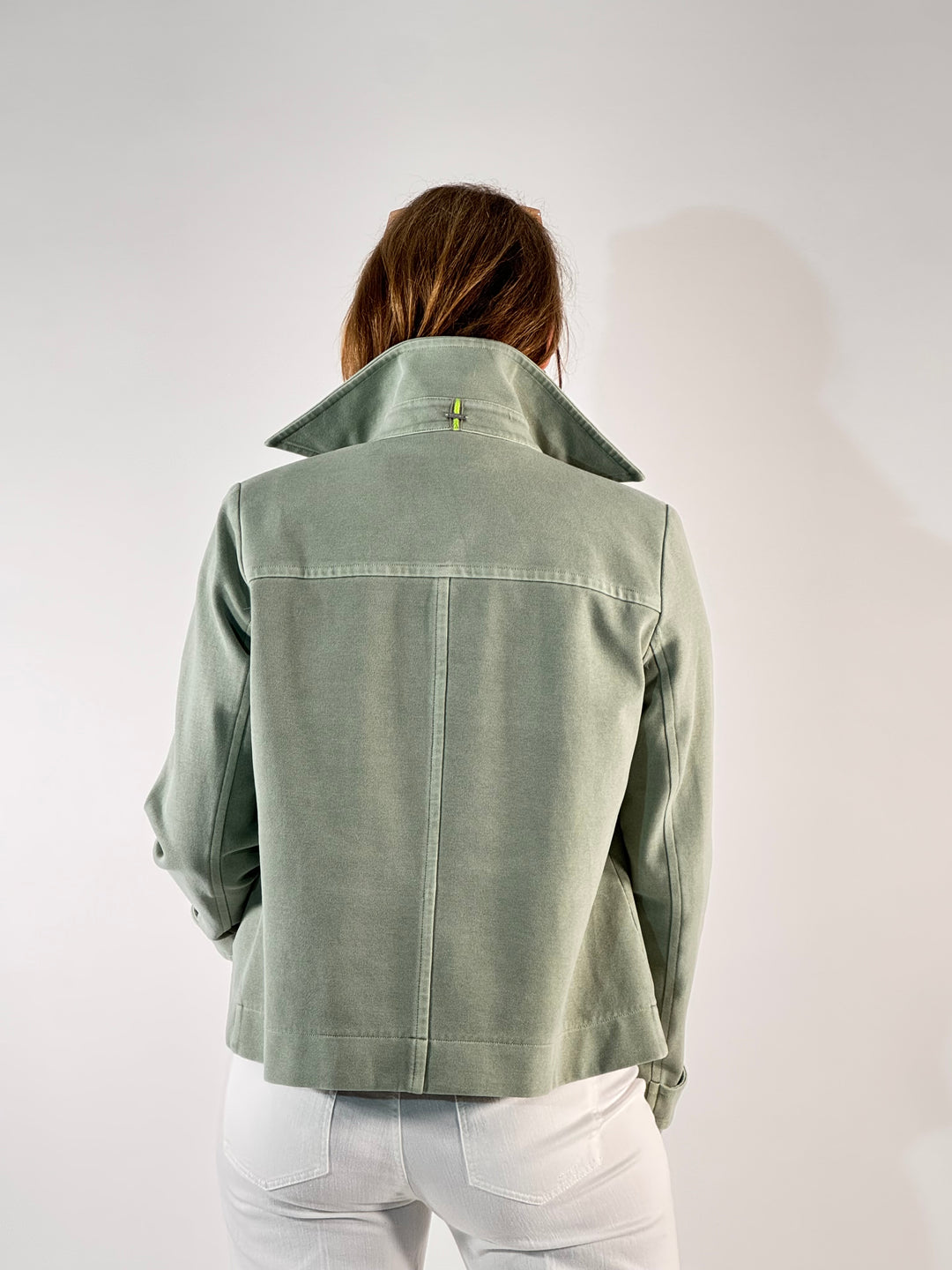 Trenchjacke mit einzigartiger Färbung