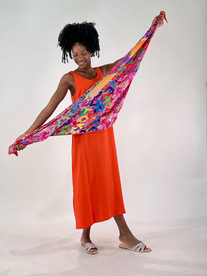 Lotte triangular scarf in love print