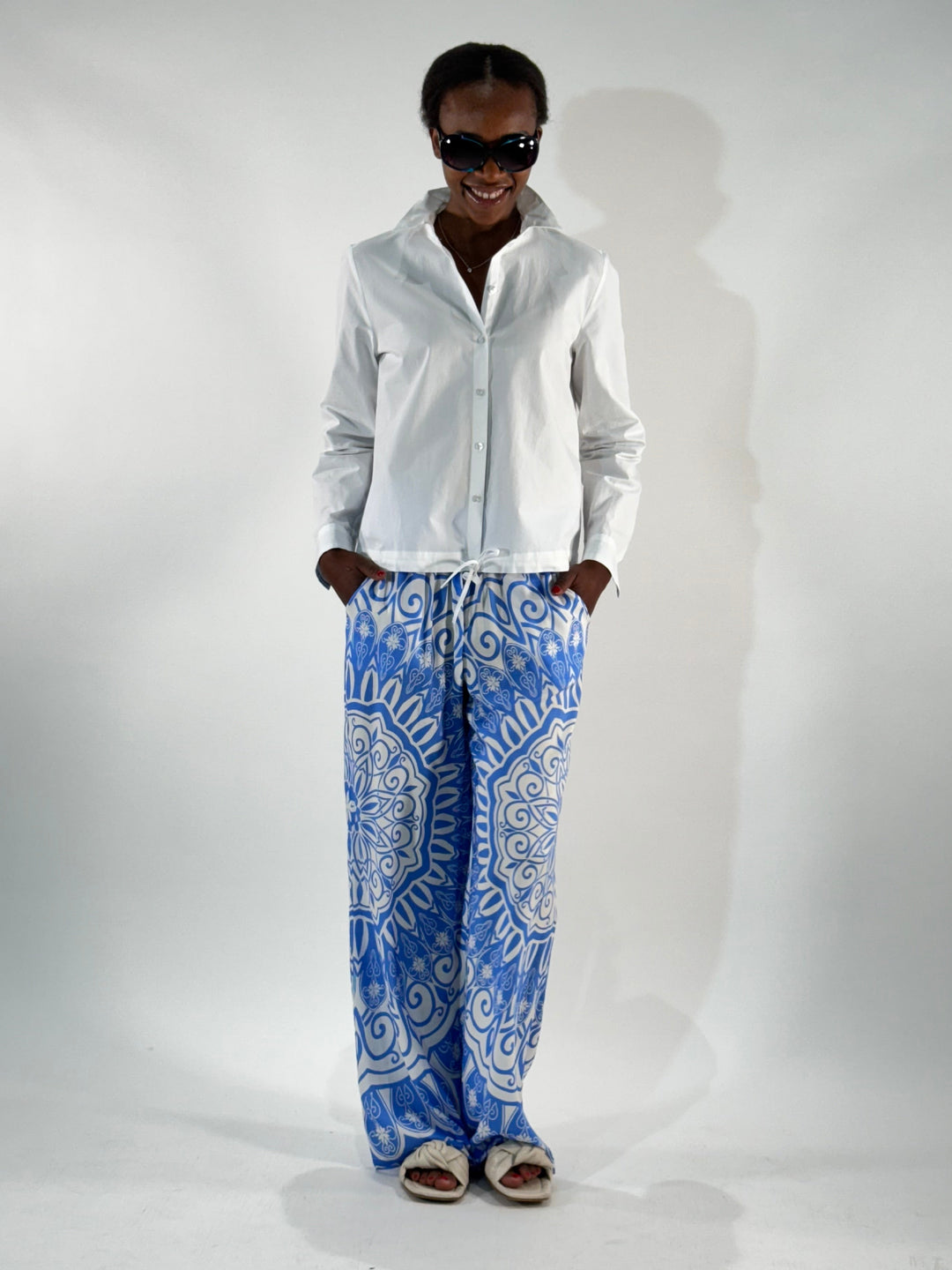 Leichte Sommerhose im Allover-Print