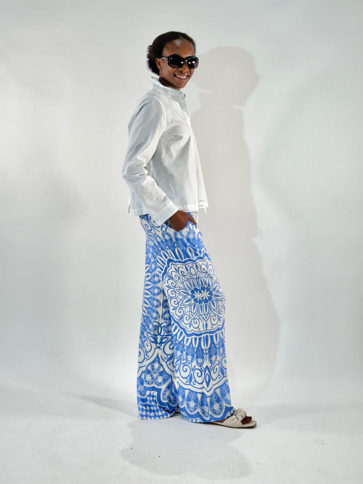 Leichte Sommerhose im Allover-Print