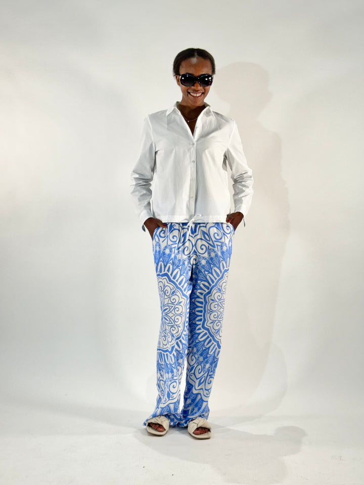 Leichte Sommerhose im Allover-Print