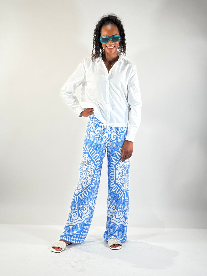 Leichte Sommerhose im Allover-Print